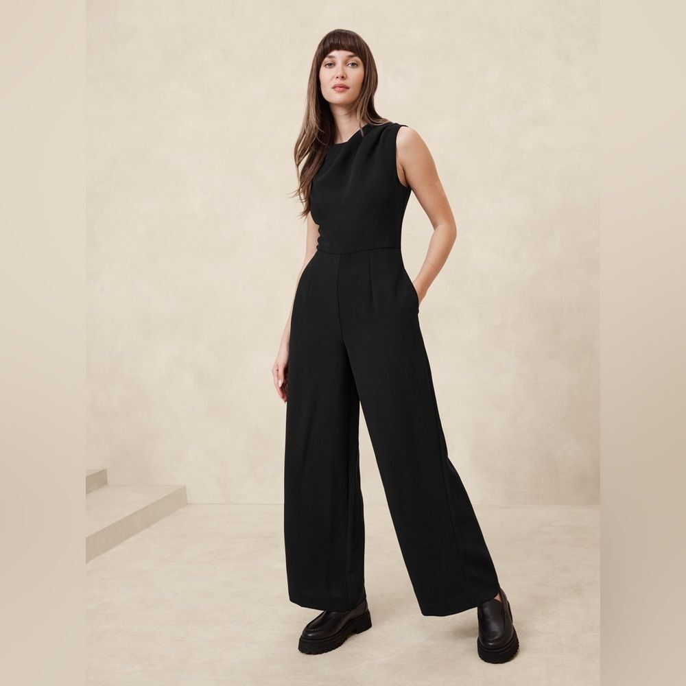 Banana republic COWL-NECK JUMPSUIT Double crepe size 8 Black NWT in packaging‎